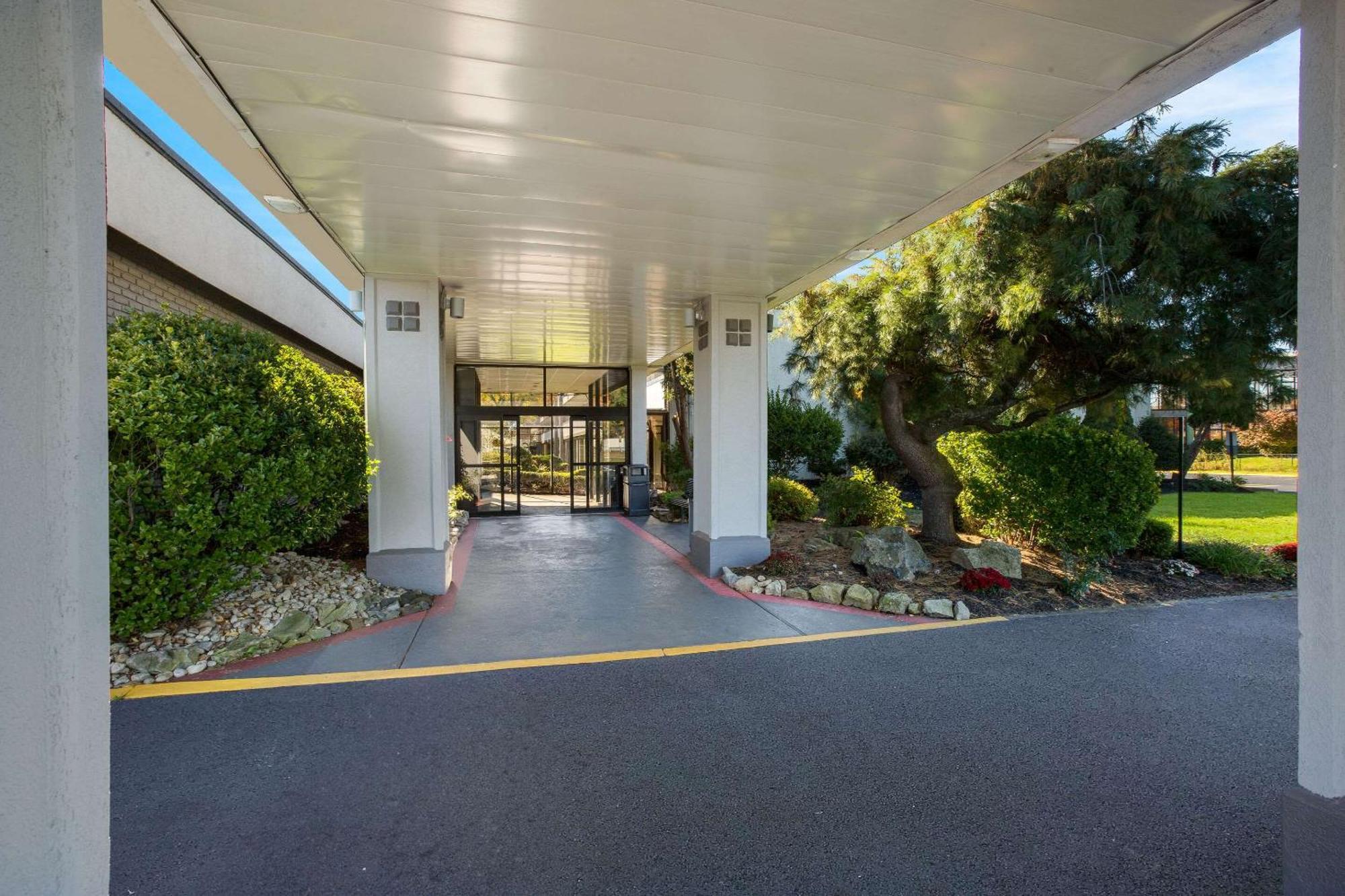 Quality Inn Wayne - Fairfield Area מראה חיצוני תמונה