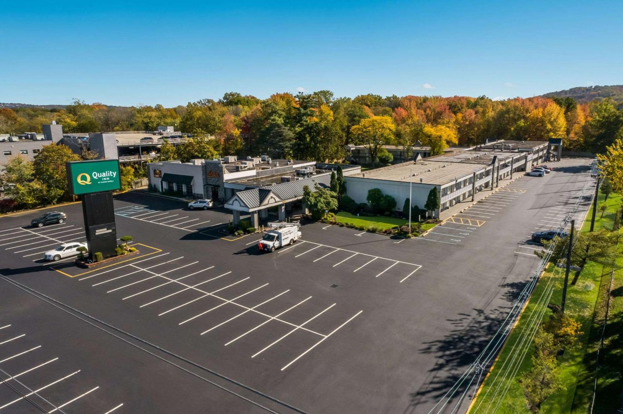 Quality Inn Wayne - Fairfield Area מראה חיצוני תמונה